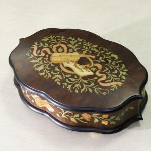 hộp nhạc bằng gỗ