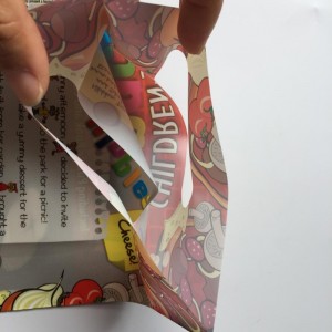 in đầy đủ túi nhựa mua sắm bao bì có tay cầm cắt chết