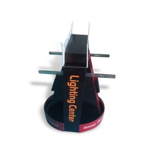 Bán lẻ giá rẻ truy cập các tông hiển thị hàng đầu đứng với móc