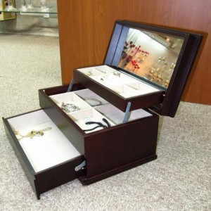 Hộp trang sức gỗ