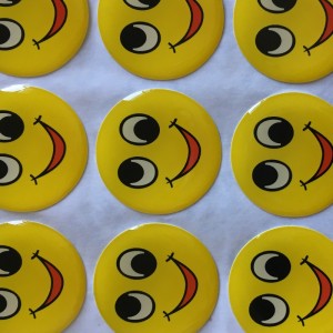 miếng dán nhựa polyurethane --- Chất kết dính mạnh mẽ 3M, chống nước, chống tia cực tím và màu vàng, in kỹ thuật số hoặc lụa