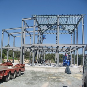 Nhà xây kim loại