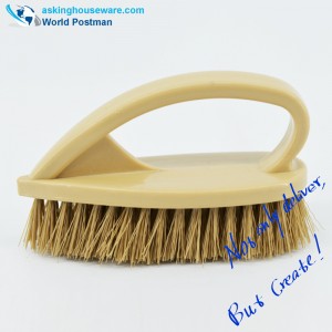 Bàn chải chà nhỏ Akbrand với tay cầm bằng nhựa cong