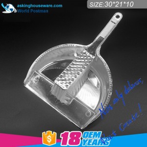 Cây chổi quét bụi hình bán nguyệt Akbrand có cán dài bằng bạc