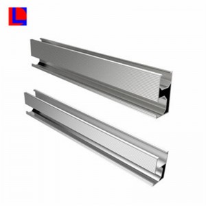 Tấm nhôm năng lượng mặt trời gắn với đường sắt