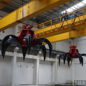 Cần cẩu đôi trên không với Grab