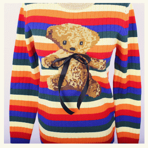 Tùy chỉnh ODM Teddy Bear Intarsia Rainbow Strips Women Vải Áo thun