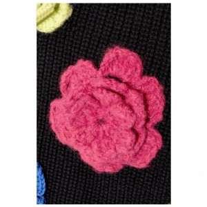 Áo len nữ cổ lọ làm bằng tay áo len mùa đông Áo len