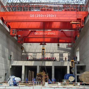 Cần cẩu chống cháy nổ