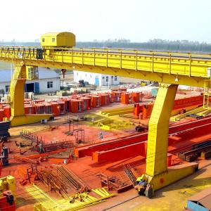 Chân hình chữ L Cẩu dầm đơn