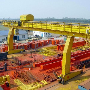 Chân hình chữ L Cẩu dầm đơn