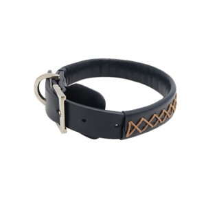 Da đen và tay khâu cổ áo thú cưng cho chó