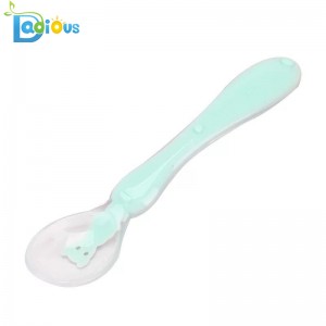 Ý tưởng sản phẩm mới Tip mềm cho bé thìa BPA Silicone miễn phí Thìa thức ăn cho trẻ Lớp silicone