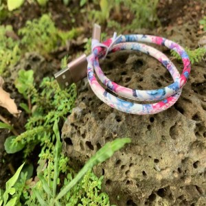 Dây kim loại dễ thương Trên da