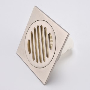 Nhà vệ sinh bằng đồng có vòi sen sàn