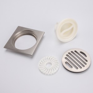 Nhà vệ sinh bằng đồng có vòi sen sàn