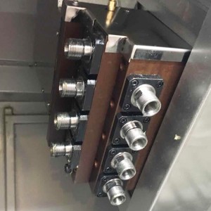 Máy sản xuất tại Trung Quốc Máy tiện CNC