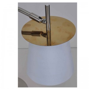 Đèn bàn với bóng vải và tấm trang trí