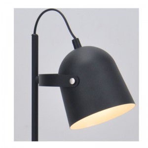 Đèn bàn với bóng kim loại và điều chỉnh chức năng bóng, đế phẳng