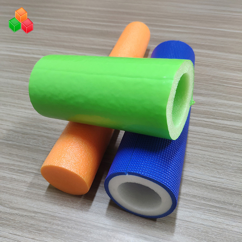 Hình dạng tùy chỉnh màu sắc logo ống siêu mềm rỗng PVC PVC EPE ống tròn xốp cho thiết bị / bao bì sân chơi trong nhà