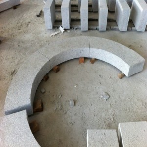 Đá hoa cương vòng cung đá lề đường