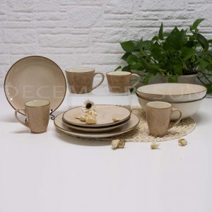 Bộ đồ ăn tối đơn giản bằng gốm