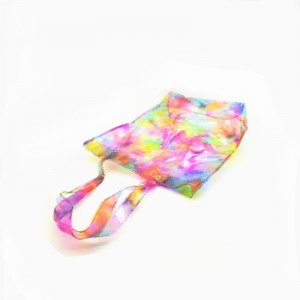 túi mua sắm với màu sắc tươi sáng