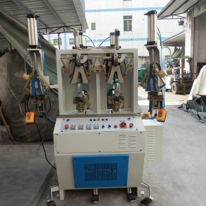 Giày làm khuôn hai máy lạnh & hai nhiệt