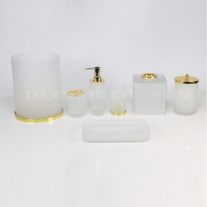 Đồ dùng phòng tắm thường xuyên