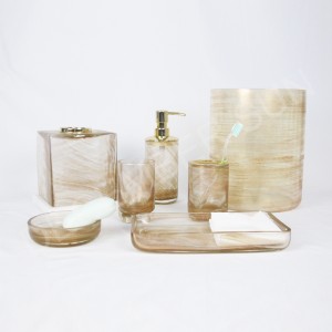 Đồ dùng phòng tắm thường xuyên