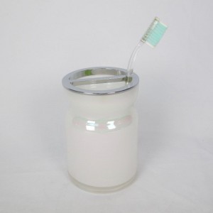 Bộ kính phòng tắm sáng bóng