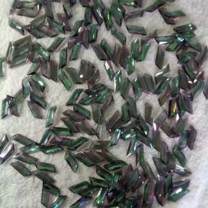 Đá đổi màu tổng hợp diaspore