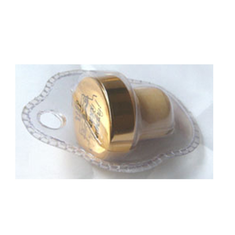 Chai rượu đựng nút chai đựng đầy chai