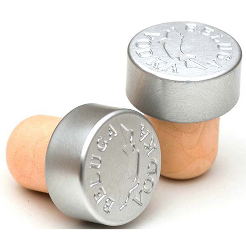 nút chai rượu chứa đầy chai rượu