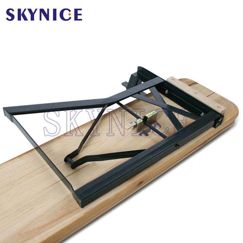 Lều bia đặt với tựa lưng thoải mái và bàn gấp