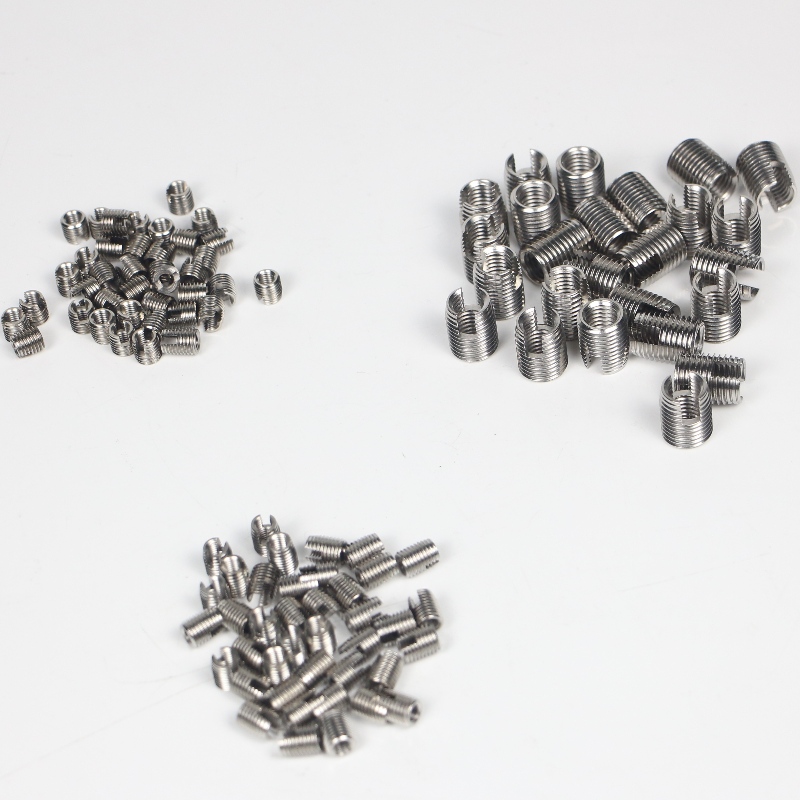 302 000 200.500 302 M20 * 2.5 * 26 * 1.5 * 27L tự chèn chỉ chèn với khe cắt