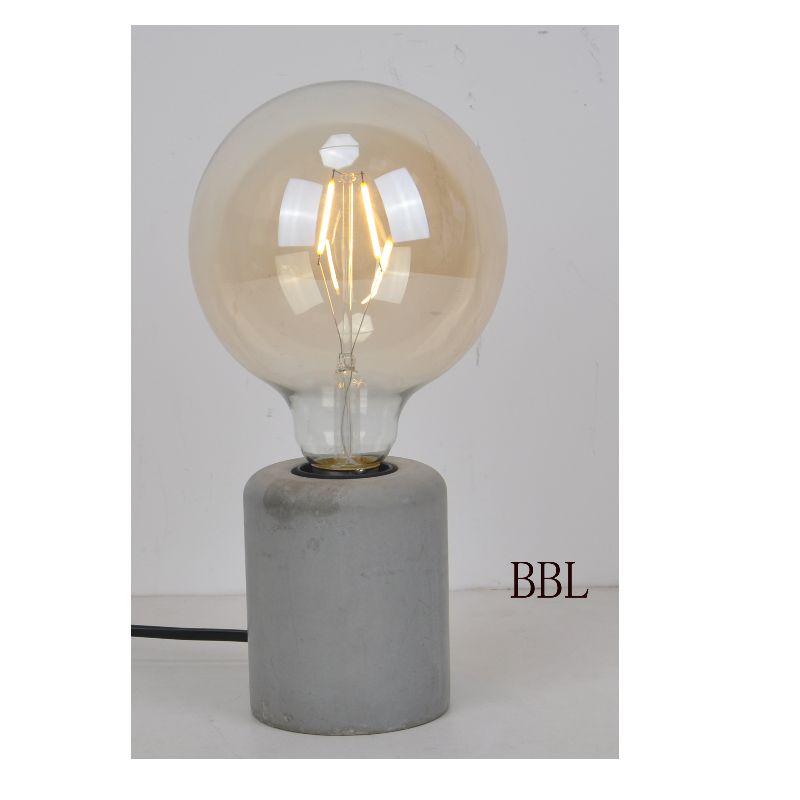 Đèn bàn với cột bê tông cột nhỏ