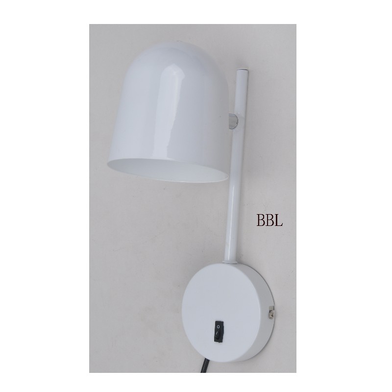 Đèn tường với bóng kim loại có thể xoay