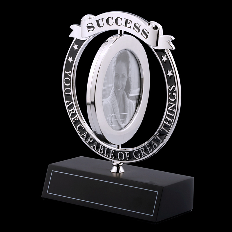 Khung Photot hợp kim kẽm chất lượng tốt với đế gỗ