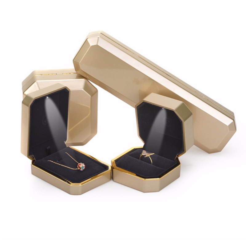 Hộp đựng trang sức bằng nhựa FL-PA0006 có đèn LED