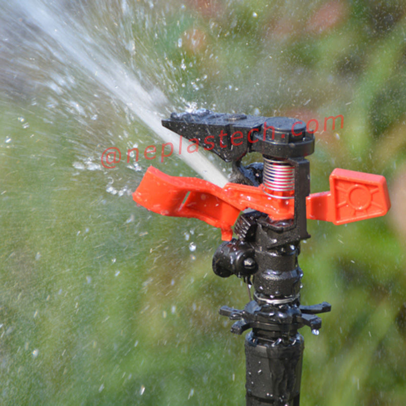 điều chỉnh khoảng cách và góc phun có thể kiểm soát được Vườn nhựa sân vườn xung lực Sprinklers