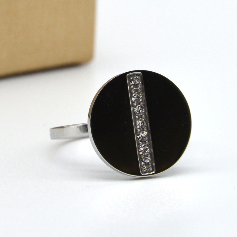 Nhẫn kim cương vô hình