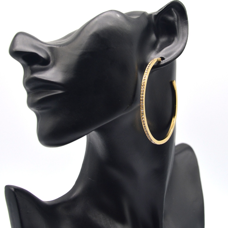 Thép vuông C, bám trụ nổi