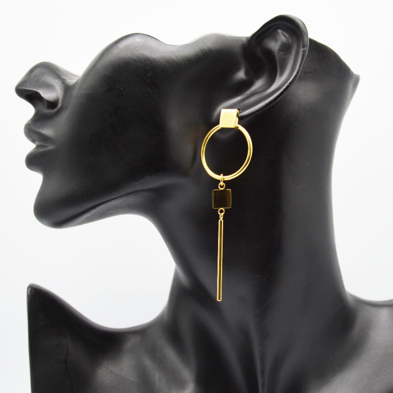 Bông tai kim loại