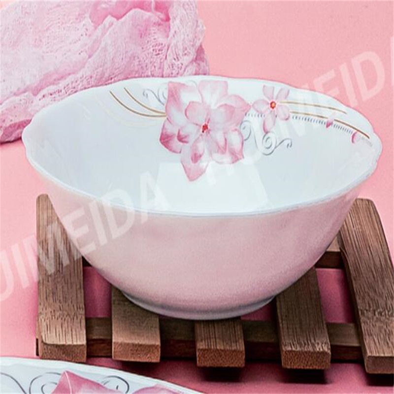 Kính trắng trong suốt buổi tối