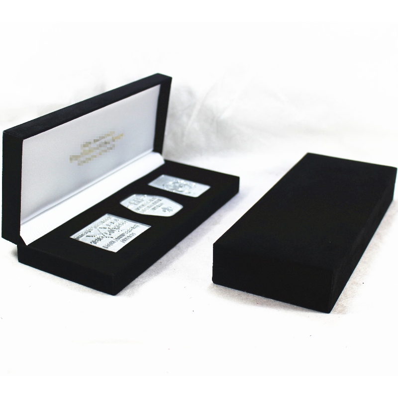 Số tiền lẻ, huy hiệu, huân chương, hay phần cứng gì đó...sản phẩm.mmKhông.202*85*36, nặng khoảng 166g