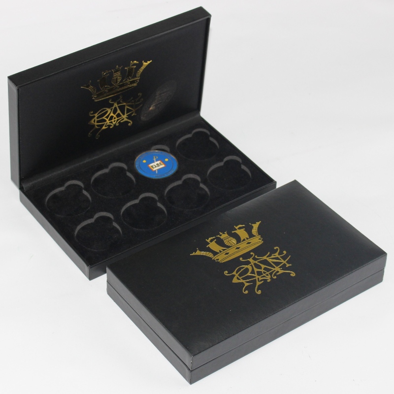 Mục chữ V-21 hộp đựng da bằng chân vịt cho ghi 90*120 mm Huân chương, huy hiệu nhặt vàng, vân vân, mm.Số lượng còn lại: