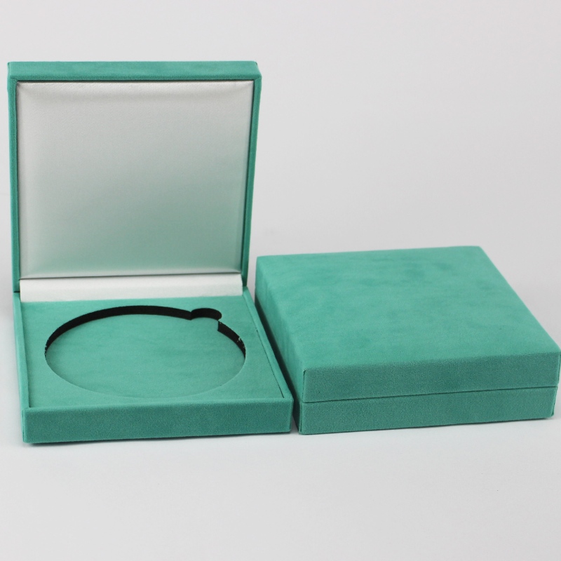 Hộp bánh flannelette vuông V-22S cho 90*90mm, huy hiệu. 65866666mề đay, v. mm.128*128*34, tạ về 170g