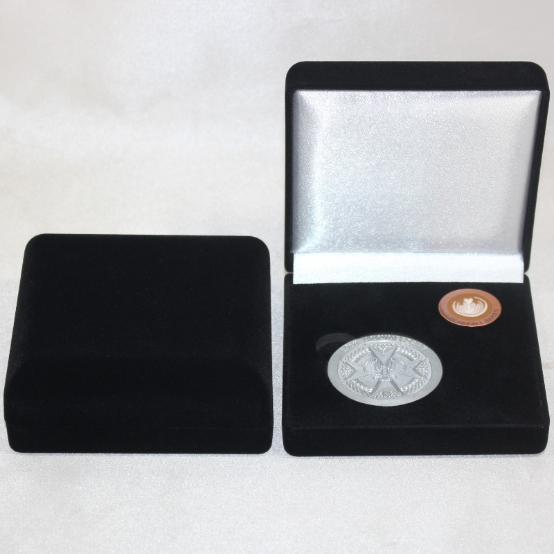 Vật phẩm Hộp nhung hình tròn D-33L cho đồng xu, huy chương & huy hiệu, mm. 100 * 100 * 39mm, trọng lượng khoảng 96g