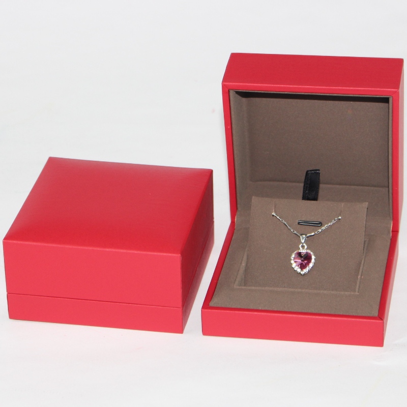 Hộp đựng trang sức tuyệt kỹ hộp đựng trang sức sức trang sức đặc chế hộp chuyền dây chuyền màu đỏ chất lượng cao, kích cỡ là 90*45mm